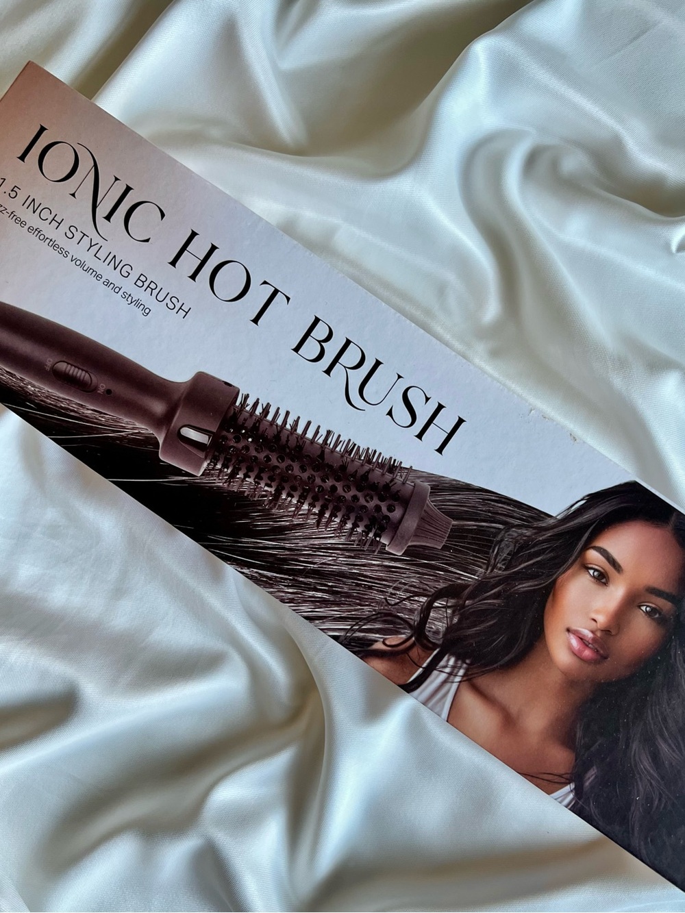 IONIC HOT BRUSH 
Black Heated Round Brush